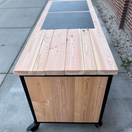 Verrijdbare BBQ werkblad tuinkast