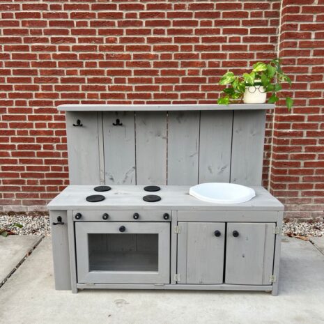 Voorraadmodel modderkeuken buiten