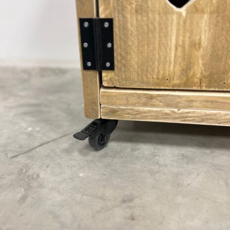 voorraad model Steigerhouten buitenspeelkeuken 3 op wielen